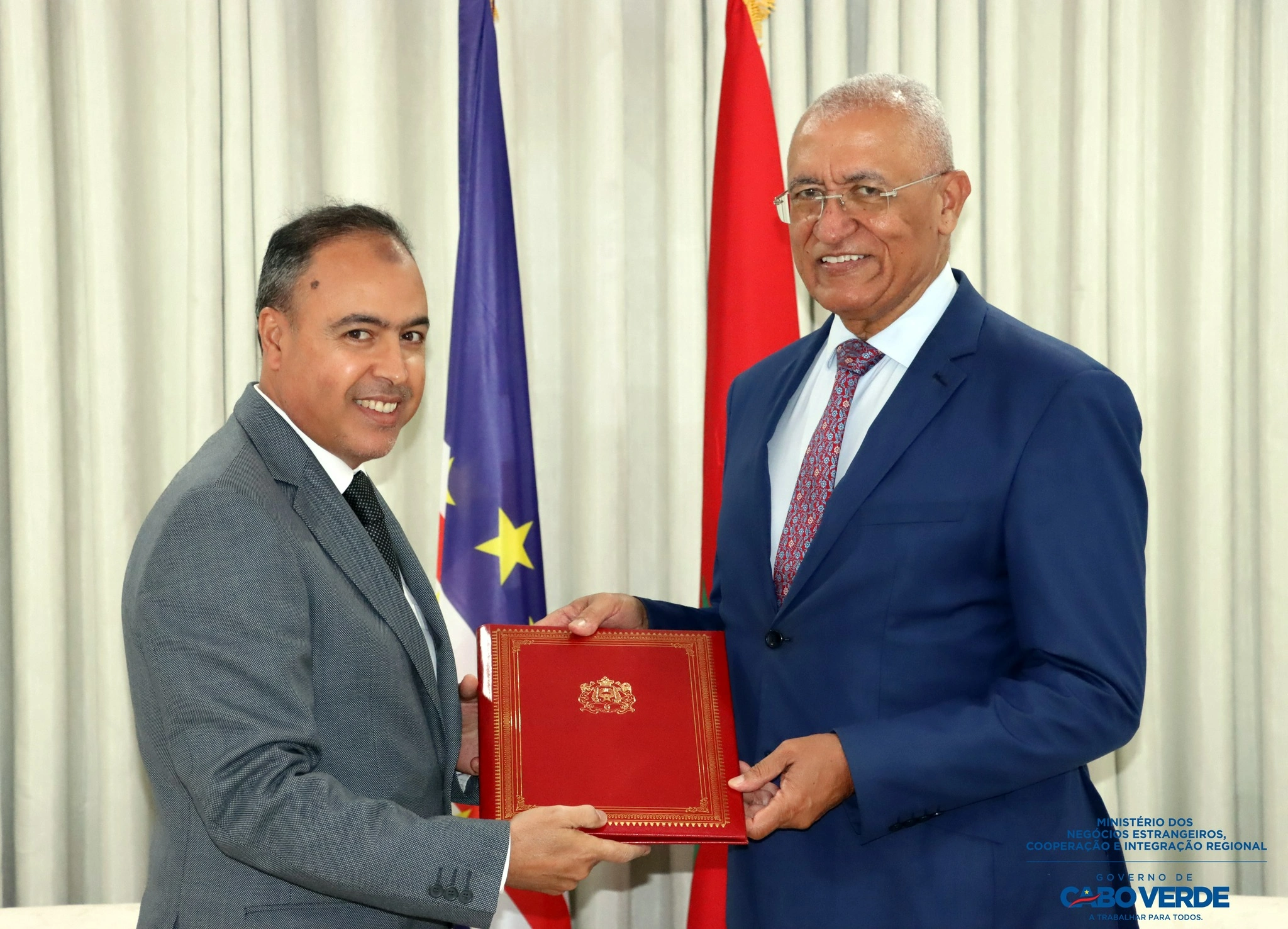 MNECIR recebe Encarregado dos Negócios de Marrocos, Hassan Zarafa